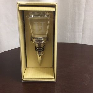 Monogrammed wine stopper - letter “H”